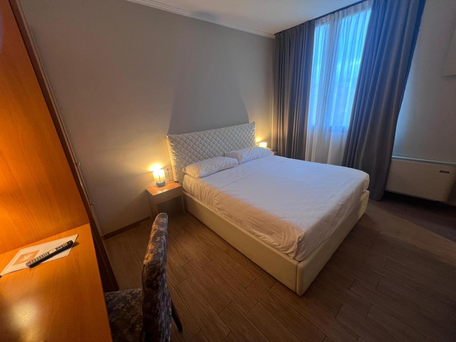 Hotel Garda Аффи Экстерьер фото